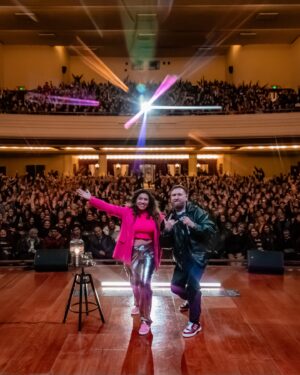 Juan Pablo López Instagram - Valparaíso de mi amor ❤️😍 estuvo increíble el sábado padado, en Aula Magna de la UFSM. Muchas gracias público lindo 🫶🏻🌟.

Santiago
- 12 de Julio, doble función, 20 y 22 horas, Teatro Oriente.

Regiones
- Concepción, 18 Julio, Teatro U. De Conce, últimas entradas.
- Pucón, 25 de Julio, Black Forest, doble función.
- Victoria, 26 de Julio, Taberu.
- Temuco, 27 de Julio, Teatro Municipal.

Abrió el show la talentosa @laarossyrossy 

📸 fotos de la amiga @kattasaurus 

El gran trabajo de @tereacevedoe liderando el equipo de trabajo. 

🎟 Entradas en lopezcomediante.cl

#valparaiso #santiago #humor #comedia #standup #standupcomedy