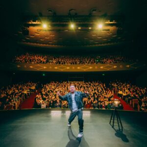 Juan Pablo López Instagram - Muchas gracias al público de ambos shows, son los mejores 🫶🏻🫶🏻🫶🏻❤️❤️❤️❤️ 
-
Esto fue ayer, 3 de Mayo 2024, en @teatroorienteprovidencia
-
Entradas disponibles en Santiago para el 24 de Mayo, 20 y 22 horas, en Teatro Oriente, entradas en www.lopezcomediante.cl
-
Equipazo @tereacevedoe @killerdreams21 @sebabertoni @benja_drop_ @pablo.vinolo @josepalermo abrió el show la pulenta @malditalunilove 
-
Fotos bakanes @estricolor 👏🏻👏🏻👏🏻👏🏻
-
#standup #humor #standup #standupcomedy #santiago #chile