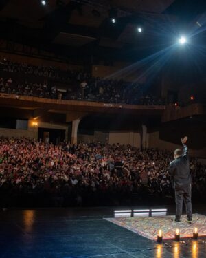 Juan Pablo López Instagram - SANTIAGO, NUEVA FECHA!!!
- Viernes 24 Mayo
- 20 y 22 horas
- Teatro Oriente
- 🎟 en www.lopezcomediante.cl
-
Primera foto 📸 @karlgrawe 
-
#santiago #teatrooriente #humor #comedia #standup #standupcomedy