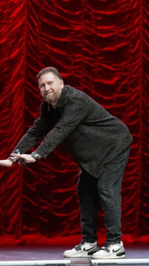 Juan Pablo López Instagram - El Venezolano que no sabe que es Haitiano 😂 registro en Chillán, Teatro Municipal.
-
Santiago
- 20 de Junio, próxima semana, doble función, 20 horas agotado, 22 horas últimas entradas.

Alemania
- Berlín, 22 de Septiembre, UFAFABRIK

Regiones
- Curicó, Sabado 15, Teatro Provincial
- Valparaíso, Sábado 22 Junio, Aula UFSM
- Concepción, 18 Julio, Teatro U. De Conce
- Pucón, 25 de Julio, Black Forest
- Victoria, 26 de Julio, Taberu
- Temuco, 27 Julio, Teatro Municipal
- Antofagasta, 31 Agosto, Teatro Municipal
-
Entradas en www.lacomedia.cl
-
🎥 @tereacevedoe 
-
#humor #comedia #standup #chile #chillan #santiago #stabdupcomedy
