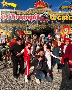 Juan Pablo Queraltó Instagram - Feliz y emocionado… gracias por la gran sintonia de este primer capitulo de HISTORIAS DE CIRCO… tuve la suerte de conocer la historia del Circo Los Trompitos y mi desafio es poder llegar a la mayor cantidad de circos en Chile para conocer la historias de esas hermosas familias circenses que llevan años entregando alegria a grandes y chicos… mi sueño era hacer este programa… por mi pasión por el circo por mi abuelo que es payaso y por la hermosa relación que tengo con la familia circense…. El circo es alegria es Patrimonio de la Humanidad ❤️❤️❤️❤️❤️ GRACIAS!!!!
@sabingochv 
@lostrompitoselcirco