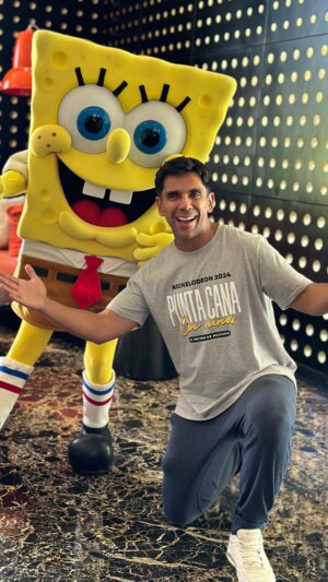 Juan Pablo Queraltó Instagram - Unas vacaciones inolvidables vivimos con mi familia y además un grupo de amigos…. En el hotel @nickresortpuntacana ideal para niños…. Llegamos… te reciben de la mejor manera… Bob Esponja te da la Bienvenida…. Luego una rica bebida verde (muy estilo Slime) para luego disfrutar de sus instalaciones… y qué decir!! Fuimos parte de la Orange Carpet… donde pasamos como verdaderas estrellas Nick jajajajjajajjajajajajajjaja 

Agencia @puntacariberesorts lo maximo!!
