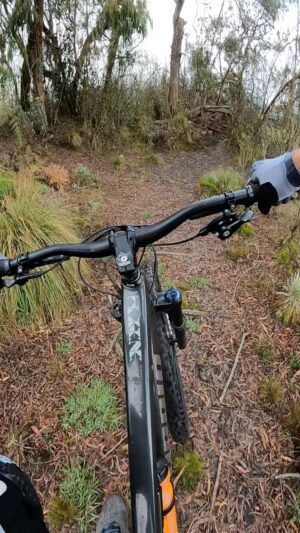 Juan Pablo Raba Instagram - Primer POV en mi @propain_bicycles @propain_latam HUGENE.
Rotura y reparación de cadena incluida cortesía de @crankbrothers 
Mejor tener y no necesitar…que necesitar y no tener.

First POV on my @propain_bicycles HUGENE.
Chain snap and fix courtesy of @crankbrothers 
Better to have and not need…than need and not have!