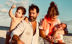 Juan Pablo Shuk Instagram - Vamos a ser felices los cuatro! 👨‍👩‍👧‍👦