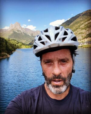 Juan Pablo Shuk Instagram - 16 kms para coronar esta belleza! Embalse de Lanuza.