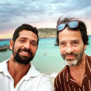 Juan Pablo Shuk Instagram - #visavis vs. #elbarco Con el gran @harlysbecerra Que estamos tramando? Pues nada. Que va ser.