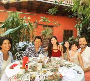 Juan Pablo Shuk Instagram - Amigos queridos! Se disfruta más esta vida con ellos.