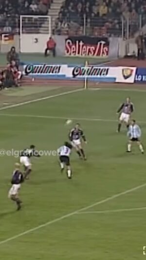 Juan Pablo Sorín Instagram - #TBT Gol @afaseleccion vs Alemania Abril 2002 
Presiona y roba el @cuervolopez11 toque de @javierzanetti pase preciso de Marce #Gallardo y llegada por sorpresa ( que lindo picar y tener velocidad jajajaja 😂😂) y en diagonal 😀al centro 🔝de Gustavo ! 
.
Gracias a las / os hinchas y amigos/as q me mandaron el Reel d @elgraficoweb con sonido de cancha y la voz única de @amywinehouse 
.
El festejo con la banda 🇦🇷✊🏾❤️