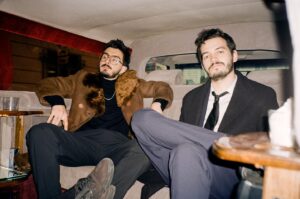 Juan Pablo Villamil Instagram - Con Moncho en Paris 🐩🐩
