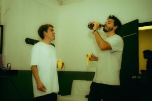 Juan Pablo Villamil Instagram - 🍌🥃