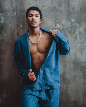Juan Paiva Instagram - De tabaréu a magnata! 

Texto e produção executiva @naieusou
Fotos @renataxavierfoto
Assistência de fotografia @leandrolucasfoto
Styling @rg_barros
Beleza @bycamilagonzo
Locação @ynduhome Agradecimento @riocollections.com.br
Edição @camotinha
Design @williambsf7
Assessoria @marromglacecomunicacao 
Vídeo @gabrieltrindads