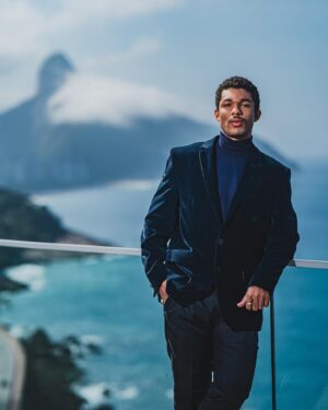 Juan Paiva Instagram - De tabaréu a magnata! 

Texto e produção executiva @naieusou
Fotos @renataxavierfoto
Assistência de fotografia @leandrolucasfoto
Styling @rg_barros
Beleza @bycamilagonzo
Locação @ynduhome Agradecimento @riocollections.com.br
Edição @camotinha
Design @williambsf7
Assessoria @marromglacecomunicacao 
Vídeo @gabrieltrindads