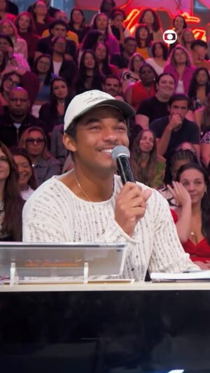 Juan Paiva Instagram - Eu não tô chorando, vocês que tão! Que homenagem LINDA pro Juan Paiva, minha gente 🥺💖 #Domingão