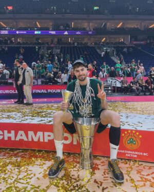 Juancho Hernangómez Instagram - 26-05-2024. Sabéis que? Campeón de la euroliga🌟🏆 

Va por ti 🦉 .