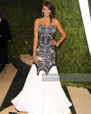 Judi Shekoni Instagram - Number 3 favourite dress! Wore to the Vanity Fair party in Los Angeles.  I had a security guard escort the whole night making sure they got their diamond earrings and bracelet back. Shame they would have fit perfect into my handbag 😜 #fashion  #redcarpetfashion #redcarpetfashion #actress