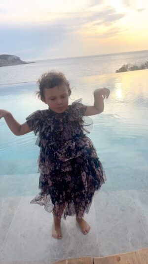 Judi Shekoni Instagram - We ❤️❤️❤️ @sixsenses.ibiza
#GoodbyeEnglishWeather