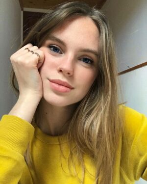 Juju Di Domenico Instagram - And it was all yellow