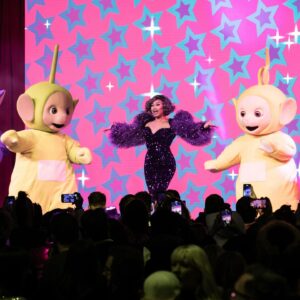 Jujubee Instagram - Already missing my UK besties, the @teletubbieshq 💜💚💛❤️ Throwback to our legendary performance on the #DragCon UK Main Stage last month! 🥰

🎟️ @rupaulsdragcon LA tickets on sale now at rupaulsdragcon.com