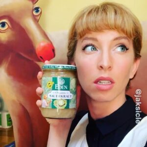 Julia Aks Instagram - Maria von Trapp would do anything for ‘kraut
————————
I filmed this in a very strange Airbnb...
@offsetyrn @iamcardib #julieandrews #thesoundofmusic #clout