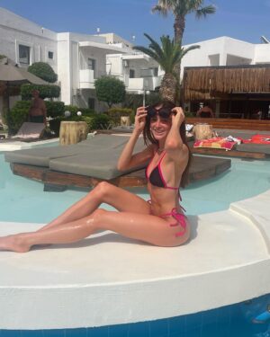 Julia Carlile Instagram - Holiday highlights👙🌞