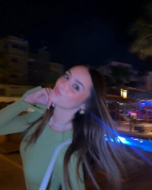 Julia Carlile Instagram - Holiday highlights👙🌞