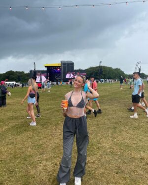 Julia Carlile Instagram - Rainy day out for leeds 23🕺🖤