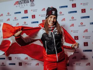 Julia Dujmovits Instagram - Feeling E X C I T E D  and H O N O R E D 🇦🇹🥰💥 - Fahnenträgerin für 🇦🇹

Der olympische Gedanke begleitet und inspiriert mich seit ich denken kann. Das österreichische Team und unser Land nun bei der Eröffnung zu vertreten, ist für mich eine große Ehre ♥️🇦🇹 Ich wünsche allen Athleten, Betreuern und Zusehern ein unvergessliches Sportereignis mit spannenden Bewerben, gelebter Fairness und jeder Menge Emotionen - let’s go Team 🇦🇹😊🙌🏼 @olympic_team_austria 

#olympicteamaustria #flagbearer #olympics