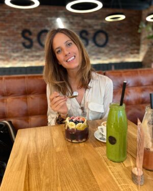 Julia Dujmovits Instagram - Found the best Açaí in town @soso_graz 
Açaí is a superfruit full of antioxidants and gives me all the energy and focus I need to charge my day. 🙌🏻💯💥

@shoppingcityseiersberg #werbung #healthyfood #superfruit #graz #soso