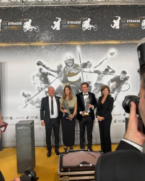 Julia Dujmovits Instagram - Feeling very honored 🥰 to join the @die_strasse_der_sieger 🇦🇹 @sporthilfe.at