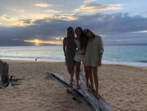 Julia Dujmovits Instagram - stay close to people who feel like sunlight 💛☀️✨

@heidikrings @julia_wiltschko @lyphizbuteeful_fit @mirpanda9