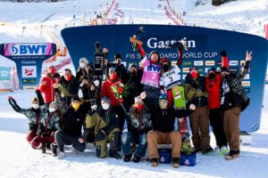 Julia Dujmovits Instagram - It was a pleasure to race with @juliadujmovits to this mixed-team victory 😍 thanks Julia for this💯

Big thanks to the @snowboardteamaustria and @snowboardweltcupgastein , my family and friends at home😍

It’s so freaking cool and I will never forget this feeling of the last two days❤️

Congrats to the whole podium💯🤩

2nd @natasha.sob and @karlagachev_dimka 
3rd @huabrooo_elias and @ramona_hofmeister 

#snowboard #austria #badgastein #victory #team