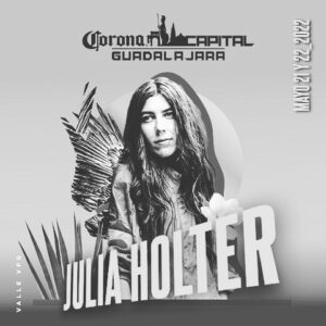 Julia Holter Instagram - hola Guadalajara 🙏 estamos aquí tocar música para ti hoy a @coronacapitalgdl a las 4:40!