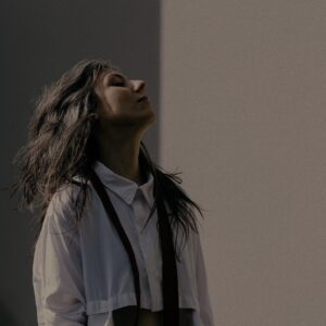 Julia Holter Instagram - i have a new song to share called “Sun Girl”. was curious about embodying some kind of a mystical playfulness, and, in doing things like recording myself repeatedly hitting the table with my iphone and sampling it, it brought me into a production style that reminds me of some of my earliest stuff (“Coyotes of the Canyon”? lol). some poetic focus here on rerouting the neural pathways, pushing out into the unknown, playfulness and chaos. Excited to share this song with a beautiful animated video by the great Tammy Nguyễn

Very grateful for the stunning single art by Christina Quarles

Photo by Camille Blake (styling by Mich Parilla and HMU by Berenice Ammann)
 
Thank you to all the remarkable musicians involved in the making of this song

Elizabeth Goodfellow —drums, percussion
Dev Hoff —fretless bass
Julia Holter—voice, Yamaha CS-60, Mellotron, Moog Opus 3, Prophet-6, samples/field recordings, drum programming, lap steel guitar
Maia aka Sonjia Denise Hubert Harper—flute, piccolo
Chris Speed—tenor saxophone
Tashi Wada—Oberheim OB-X8, bagpipes 

Julia Holter—writer, producer
Kenny Gilmore —co-producer, engineer, mixer
Tyler Karmen, Gemma Castro —assistant engineers
Heba Kadry—mastering

Video and animation by Tammy Nguyễn 
Additional animation by Harry Chen, Kevin Chen, and Yibu Xu 

@tnpain
@cequarles
@camille_blake
@michelleparrilla 
@berenice_anmann
@beth_goodfellow
@dev_hoff
@suitesweetz
@chrisspeed11
@tashiwada
@kennethjohngilmore
@tyler_karmen
@gemmacastro__ 
@heba_kadry