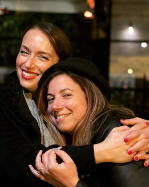 Julia Ioffe Instagram - When the person unfortunate enough to sit across from you and your close friend of 20 years that you so rarely get to see, asks, “Do you…share a brain?” 🥰🧠🥂