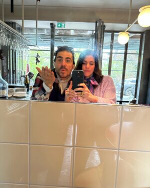 Julia Molkhou Instagram - On ne le dira jamais assez, chez @amatxi_paris c’est bon et c’est vraiment sympa! Venez y à deux, à quatre ou à vingt, vous serez toujours aussi bien reçus!