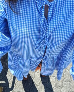 Julia Molkhou Instagram - Comme dirait @sophiefontanel , « transe de la blouse lacée, vichy bleue ». @ateliermuse_