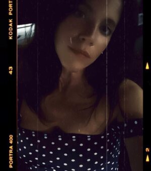 Julia Molkhou Instagram - C’était beau, ça vous ressemblait @charliepillet et @r.a.c.h.t . Et puis y avait mes gars surs. @antoinemolkhou @louismlkh @victormolkhou @molkhoujeanmichel et @okhedaccord ❤️ sans oublier ma robe @wearmarcia , la seule vraie motivation à ces privations quasi permanentes🤣