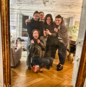 Julia Molkhou Instagram - Le club des 5. Toujours. Envers et contre tout.