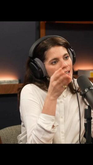 Julia Molkhou Instagram - Faut bien reconnaître que la fille aînée de @francoisxavierdemaison tient de son père en terme d’humour et de répartie! La suite? C’est sur toutes les plateformes de podcast! Eh oui! Cette semaine le formidable François-Xavier Demaison est dans « Tant qu’il y aura des hommes »! Vous allez vous régaler!