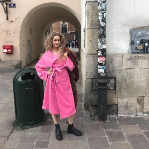 Julia Rosnowska Instagram - Jestę blogerko influenserko, top instamodelko. #ootd #fashion #ilovefashion #fashionblogger #instamodel #drogiwolności 🔸 foto by @aleksykomorowski
