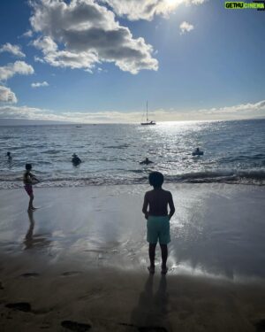 Julián Castro Instagram - Had a wonderful time in Hawaii! Such a beautiful place. (Now I’ve been to 49 states. Just one more left: West Virginia. Any good ideas about where to visit there?)