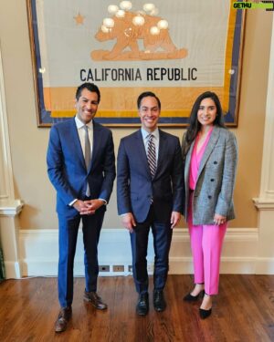 Julián Castro Instagram - Great to visit today with California Assembly Speaker  Robert Rivas @caspeakerrivas , Latino Caucus Chair Sabrina Cervantes @cervantesforsenate and members of the California legislature to discuss the @latinocommfdn ‘s efforts to boost civic engagement and economic success.