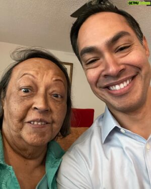 Julián Castro Instagram - I feel blessed every day that she’s my mom. Happy Mother’s Day @rosiecastro96 ! I love you. 

Wishing all the moms out there happiness today and always.
