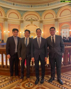 Julián Castro Instagram - Great to visit today with California Assembly Speaker  Robert Rivas @caspeakerrivas , Latino Caucus Chair Sabrina Cervantes @cervantesforsenate and members of the California legislature to discuss the @latinocommfdn ‘s efforts to boost civic engagement and economic success.