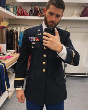 Julian Morris Instagram - 👀