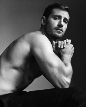 Julian Morris Instagram - 📷 @paulscala @_manabouttownuk