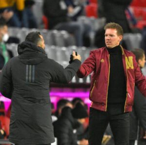 Julian Nagelsmann Instagram - #MiaSanMia 
Ein Team! Wichtiger Sieg für uns, mit euch Fans im Rücken. Glückwunsch @manuelneuer zum 310. Bundesliga-Sieg