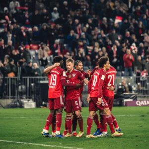 Julian Nagelsmann Instagram - Ein wichtiger Sieg und ein tolles, emotionales Bundesligaspiel gegen eine Freiburger Mannschaft, die uns viel abverlangt hat. Meine Mannschaft hat alles reingeworfen, Kompliment! #MiaSanMia