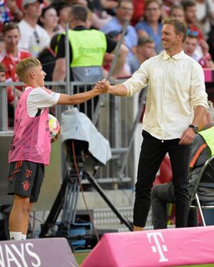 Julian Nagelsmann Instagram - Heimspiele in unserer Arena inklusive 3 Punkten fühlen sich immer ganz besonders an. Danke für eure Unterstützung #MiaSanMia