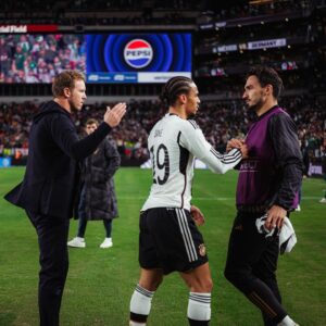Julian Nagelsmann Instagram - Zwei gute und anspruchsvolle Tests. Gerne hätten wir auch gegen Mexiko gewonnen und natürlich ist noch nicht alles perfekt. Nichtsdestotrotz muss ich sagen, dass ich bislang noch keine Mannschaft trainiert habe, die innerhalb von einer Woche so viele Dinge umgesetzt hat. Wir müssen alle Spiele und Phasen nutzen, um uns zu entwickeln. Ich bin überzeugt, dass wir erfolgreich sein werden. Ich freu mich mit den Jungs weiter hart zu arbeiten und wir alle sind gemeinsam voller Tatendrang in Hinblick auf die kommenden Aufgaben und Spiele.